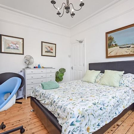 Groves 4 bedroom, Shepherds Bush Londen Buitenkant foto