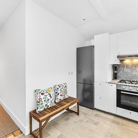 Groves 4 bedroom, Shepherds Bush Londen Buitenkant foto