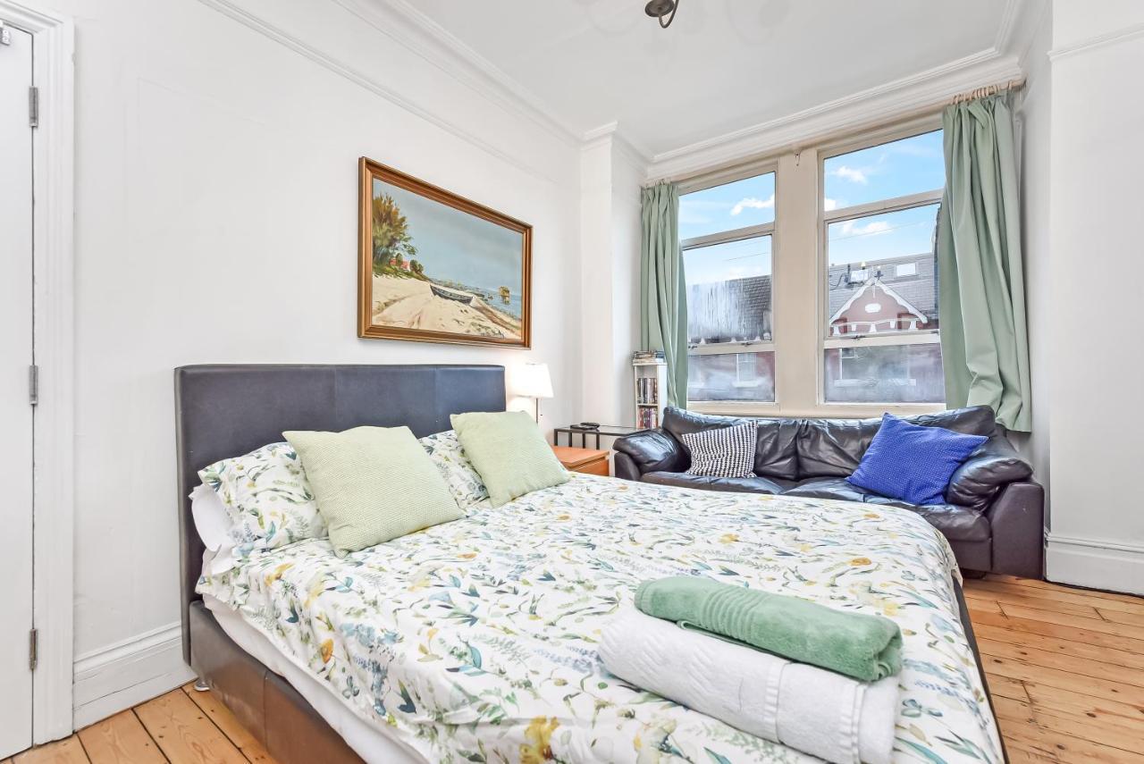 Groves 4 bedroom, Shepherds Bush Londen Buitenkant foto