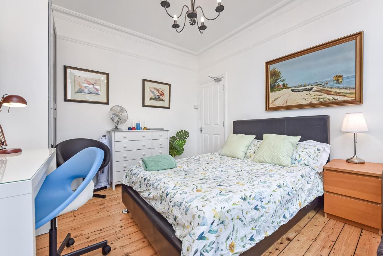 Groves 4 bedroom, Shepherds Bush Londen Buitenkant foto